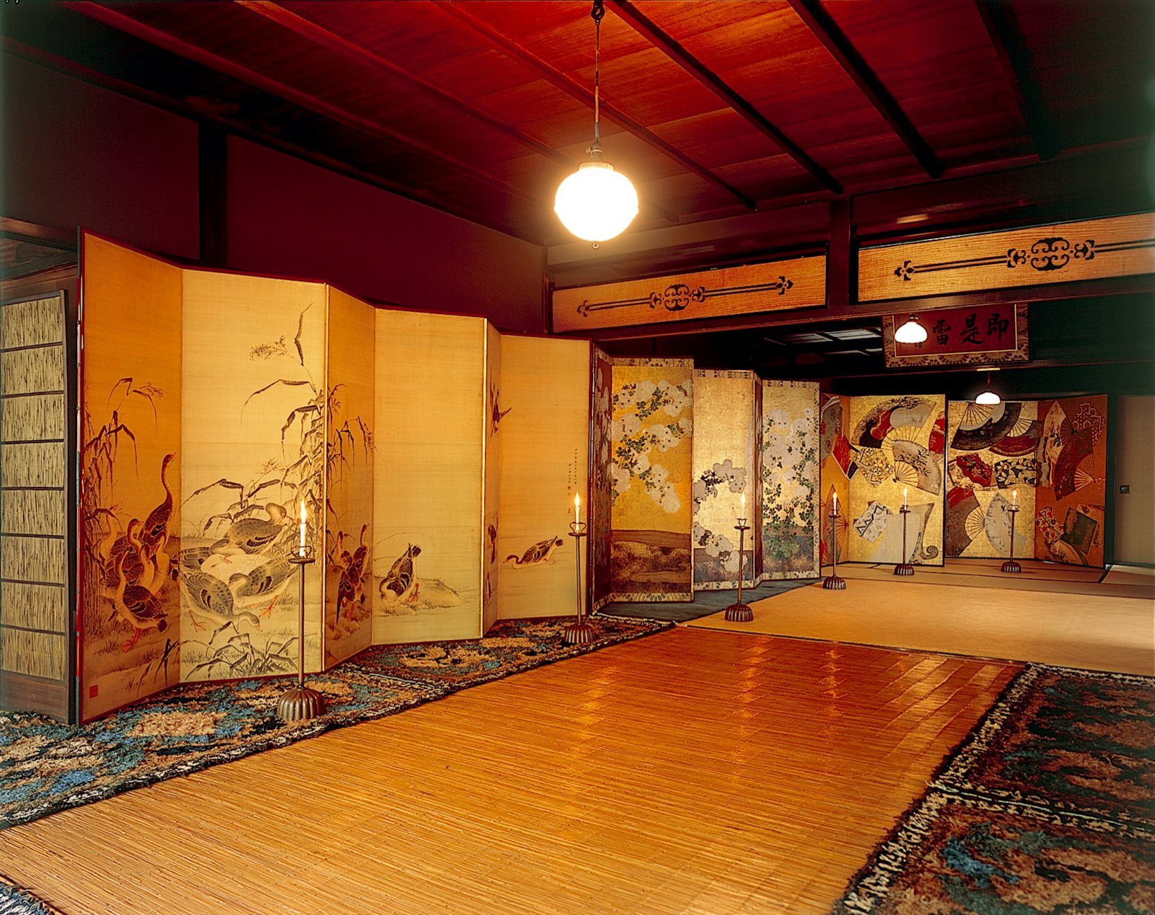 飾り　屏風 刺繍三つ折り焼桐屏風 飾台 セット 五月人形 子供の日 五